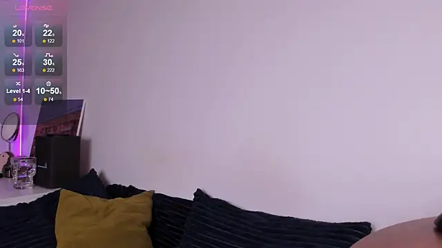 miabellee  online show from May 13, 12:06 am