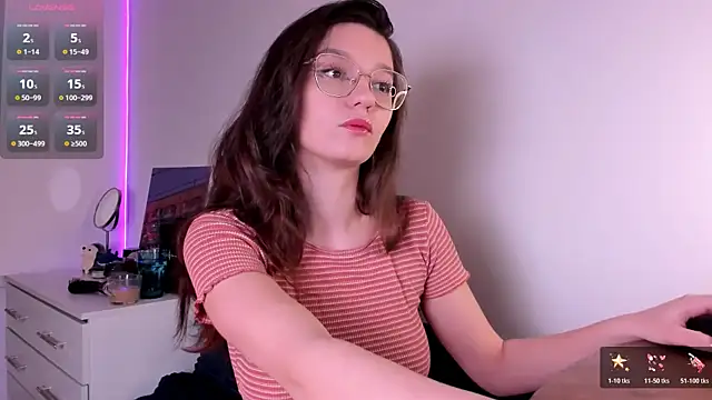 Snapshot of miabellee_ chatting on February 6, 9:55 pm miabellee online show from February 6, 9:55 pm