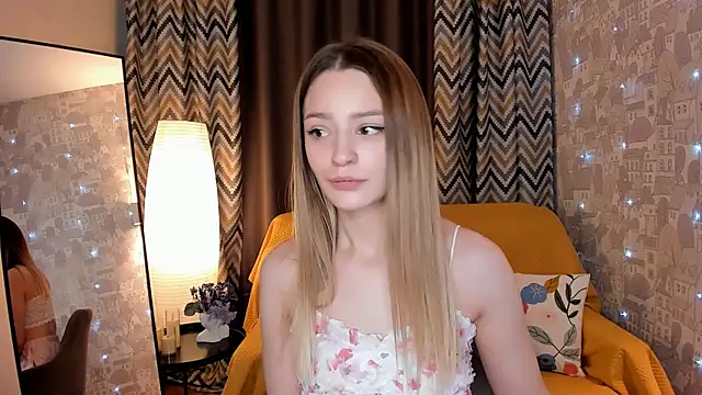 Snapshot of cherrykississ chatting on February 10, 8:24 am cherrykississ online show from February 10, 8:24 am