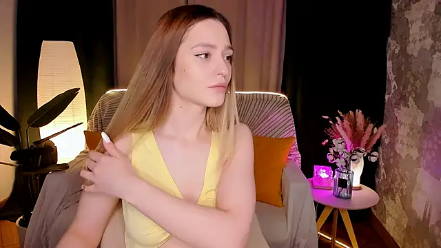 Snapshot of cherrykississ chatting on February 13, 8:47 am cherrykississ online show from February 13, 8:47 am