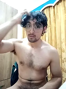 Snapshot of Apolo_Men chatting on February 1, 6:22 am Apolo Men online show from February 1, 6:22 am