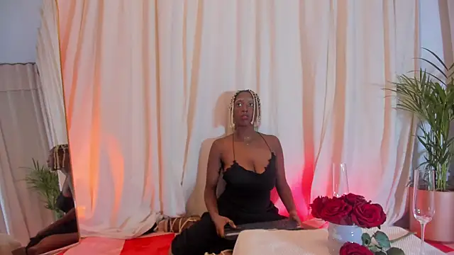 EvelynDivine online show from February 9, 7:45 pm