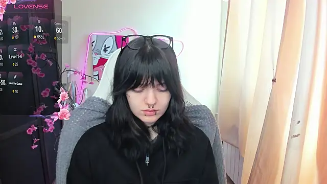 Snapshot of Emma_Darkkk chatting on February 25, 4:12 am Emma Darkkk online show from February 25, 4:12 am