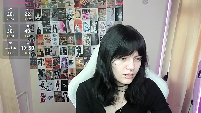 Snapshot of Emma_Darkkk chatting on February 6, 2:40 am Emma Darkkk online show from February 6, 2:40 am