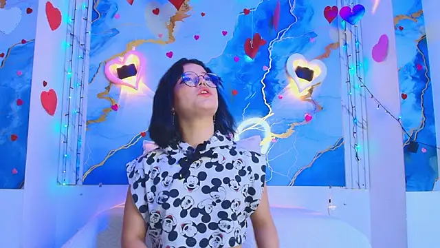 Snapshot of Eleanor_rigby5 chatting on February 7, 3:14 am Eleanor rigby5 online show from February 7, 3:14 am