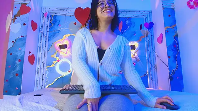 Snapshot of Eleanor_rigby5 chatting on February 11, 3:06 am Eleanor rigby5 online show from February 11, 3:06 am