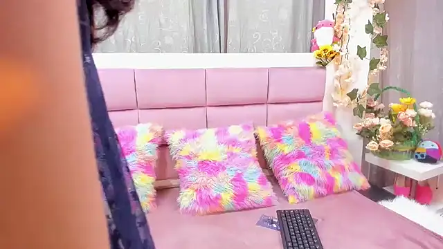 Snapshot of Keiry_Paloma chatting on February 22, 5:36 pm Keiry Paloma online show from February 22, 5:36 pm