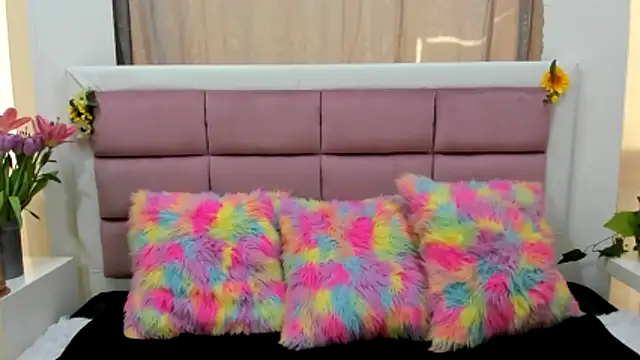 Snapshot of Keiry_Paloma chatting on February 9, 1:53 pm Keiry Paloma online show from February 9, 1:53 pm