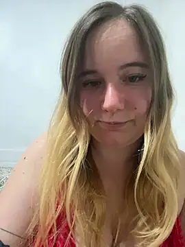 Snapshot of tuzorra99 chatting on May 22, 6:28 pm tuzorra99 online show from May 22, 6:28 pm