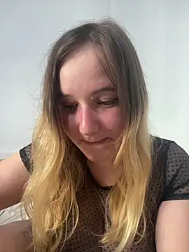 Snapshot of tuzorra99 chatting on May 11, 6:38 pm tuzorra99 online show from May 11, 6:38 pm