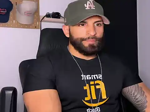 SamDornan51 online show from March 12, 1:44 am