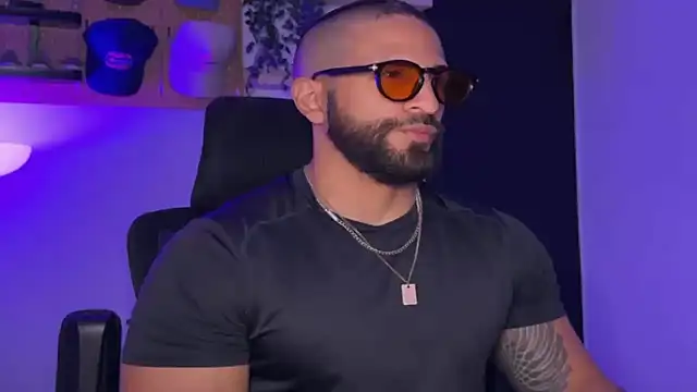 SamDornan51 online show from April 5, 1:01 am