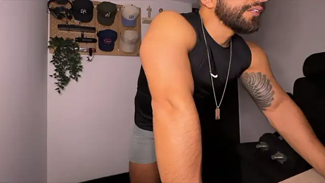 SamDornan51 online show from February 15, 12:11 am