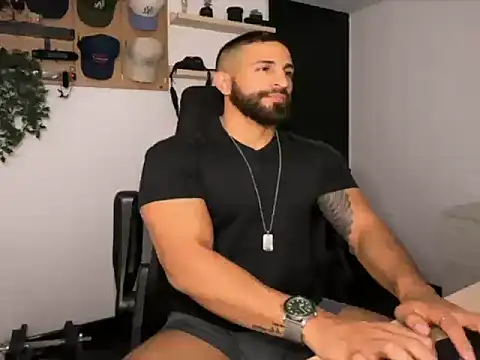 SamDornan51 online show from February 15, 10:09 pm