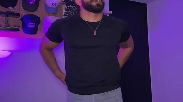 SamDornan51 online show from March 21, 1:18 am