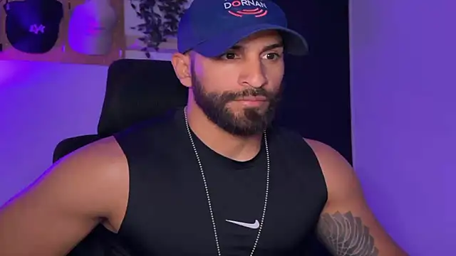 SamDornan51 online show from March 17, 2:25 am