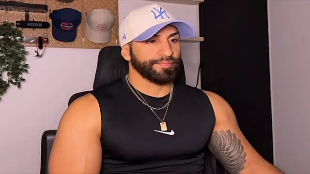 SamDornan51 online show from February 14, 12:33 am