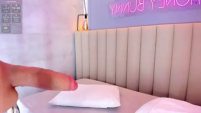 Snapshot of cherry_monroe chatting on February 23, 10:38 am cherry monroe online show from February 23, 10:38 am