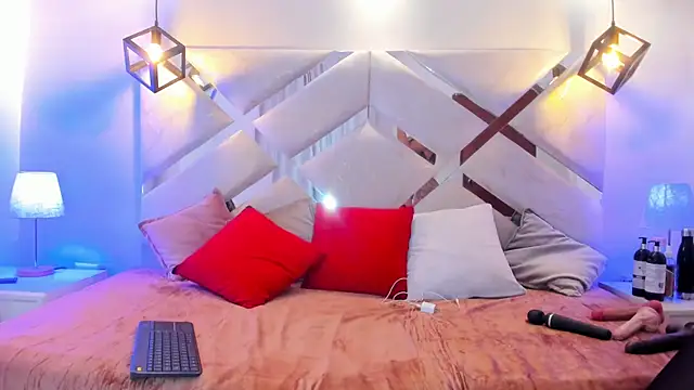 karlaa megan online show from April 9, 11:49 am