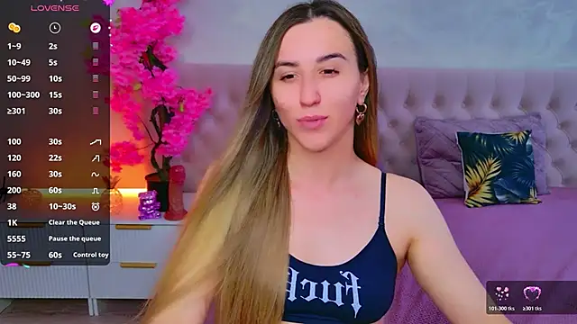Snapshot of JasminUqueen chatting on June 11, 2:53 am JasminUqueen online show from June 11, 2:53 am
