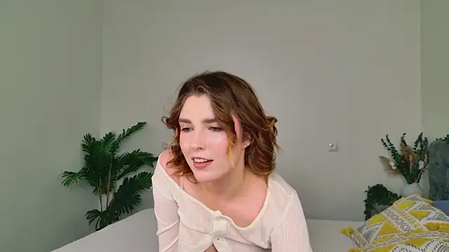 Snapshot of mmm__yes chatting on February 3, 1:27 pm mmm yes online show from February 3, 1:27 pm