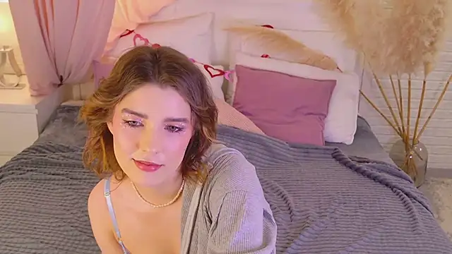 Snapshot of mmm__yes chatting on February 12, 1:55 pm mmm yes online show from February 12, 1:55 pm