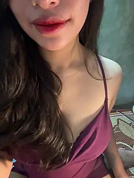 QuynhAnh 2k1 online show from February 12, 3:28 am