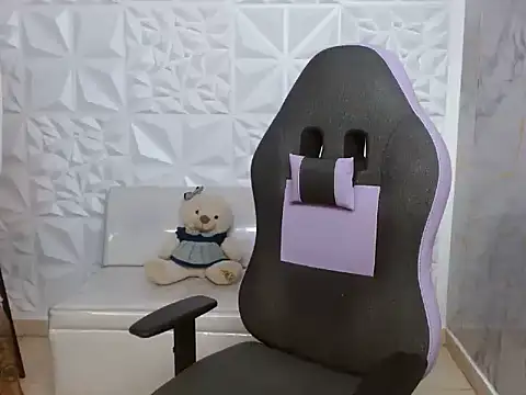 Snapshot of chacorta_ chatting on February 24, 1:01 pm chacorta online show from February 24, 1:01 pm