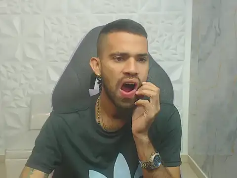 Snapshot of chacorta_ chatting on February 13, 1:11 pm chacorta online show from February 13, 1:11 pm