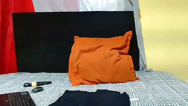 JinglynJuicy22 online show from February 25, 7:41 am