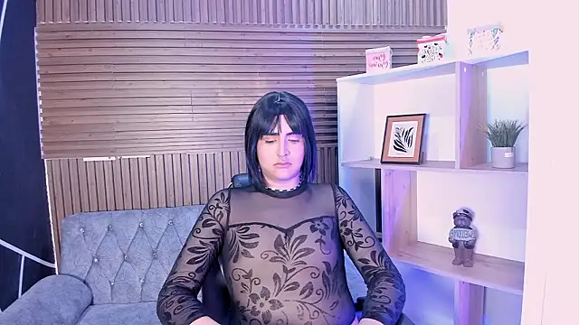 noahWolff  online show from March 2, 3:40 am