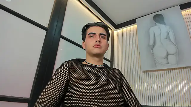 noahWolff  online show from February 22, 6:16 am