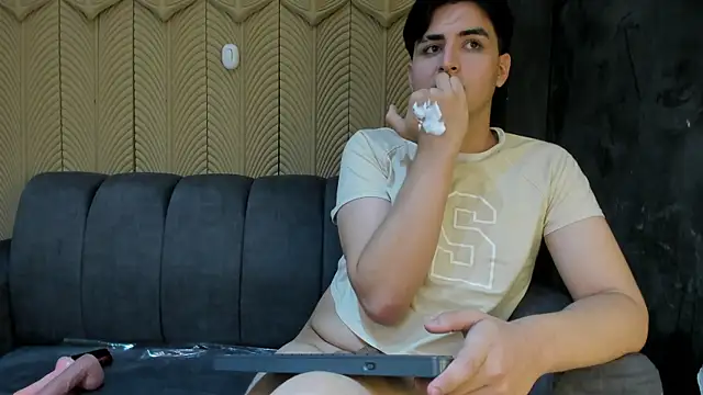 noahWolff  online show from February 10, 9:30 am