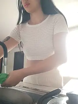 Snapshot of cynliu chatting on June 16, 4:18 pm cynliu online show from June 16, 4:18 pm