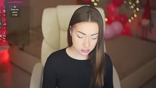 Snapshot of OliviaMoore_ chatting on February 16, 1:54 pm OliviaMoore online show from February 16, 1:54 pm