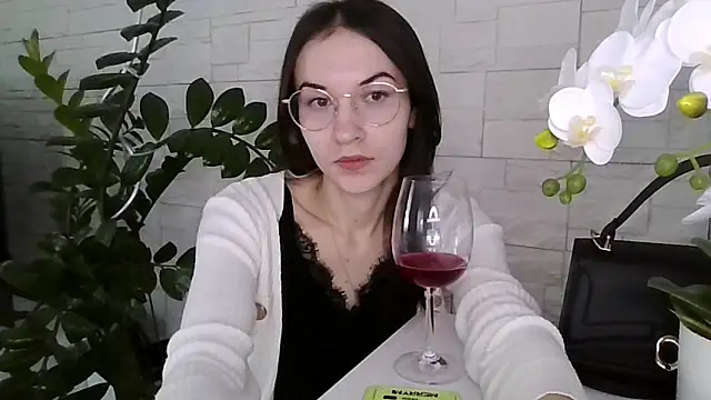 JuliaLovely online show from March 9, 3:48 pm