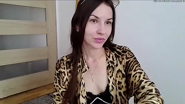 Snapshot of JuliaLovely chatting on May 7, 2:31 pm JuliaLovely online show from May 7, 2:31 pm