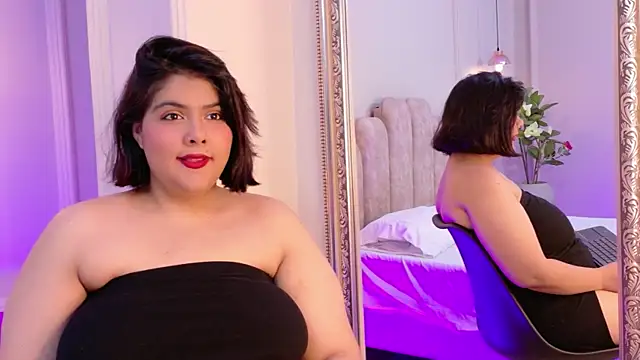 Snapshot of Emma-Willow chatting on February 14, 3:51 am Emma-Willow online show from February 14, 3:51 am