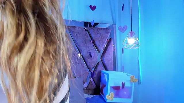 shantal cooper  online show from February 17, 7:22 pm