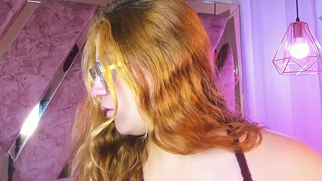 shantal cooper  online show from February 7, 7:33 pm