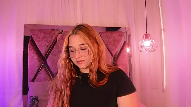 shantal cooper  online show from February 9, 7:12 pm