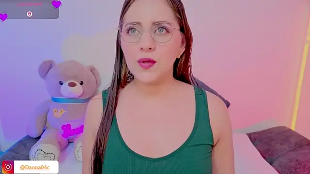 DannaCouper  online show from May 9, 11:13 am