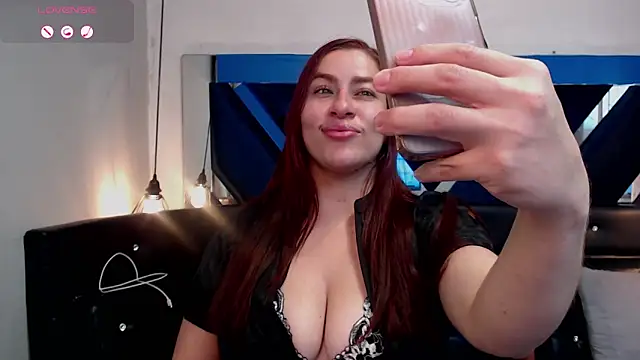 Snapshot of Alison-mar chatting on June 5, 7:19 pm Alison-mar online show from June 5, 7:19 pm