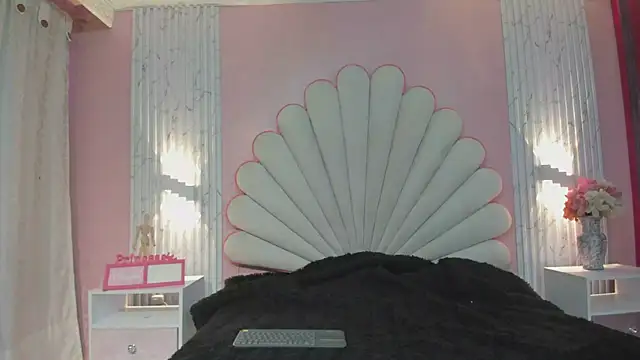 Snapshot of Kateemos chatting on February 23, 2:06 pm Kateemos online show from February 23, 2:06 pm