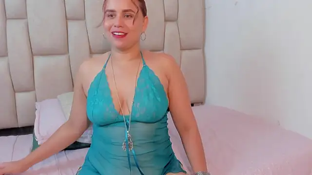 Snapshot of alennax chatting on February 2, 12:15 pm alennax online show from February 2, 12:15 pm