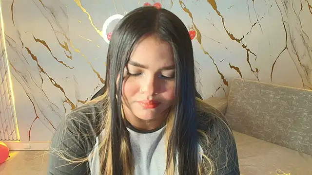 Snapshot of Berchy_tf chatting on February 23, 8:09 pm Berchy tf online show from February 23, 8:09 pm