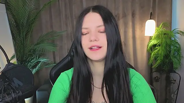 Snapshot of Maria_trend chatting on February 15, 3:11 pm Maria trend online show from February 15, 3:11 pm