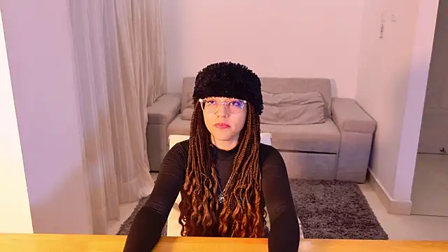 Snapshot of AntonellaBons chatting on May 6, 12:03 am AntonellaBons online show from May 6, 12:03 am