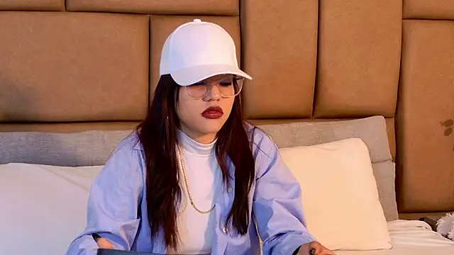 AntonellaBons online show from April 14, 11:54 pm