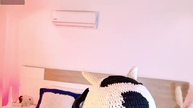 AntonellaBons online show from March 3, 11:45 pm